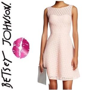 Betsey Johnson Peach Floral Lace Sleeveless Fit & Flare Dress Size 2